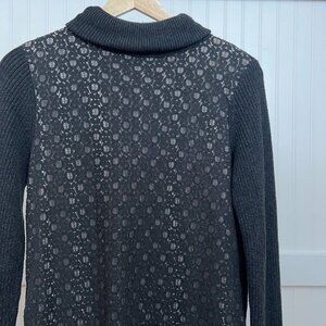 Simply Vera Women's‎ Gray Turtleneck Sweater Lace Back Chiffon Hem Tunic Size M